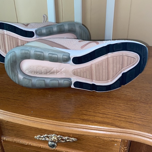 NIKE Sneakers/Tennis Shoes - Picture 10 of 13